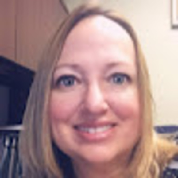 Meet your Posher, Danielle - Picture 1 of 1